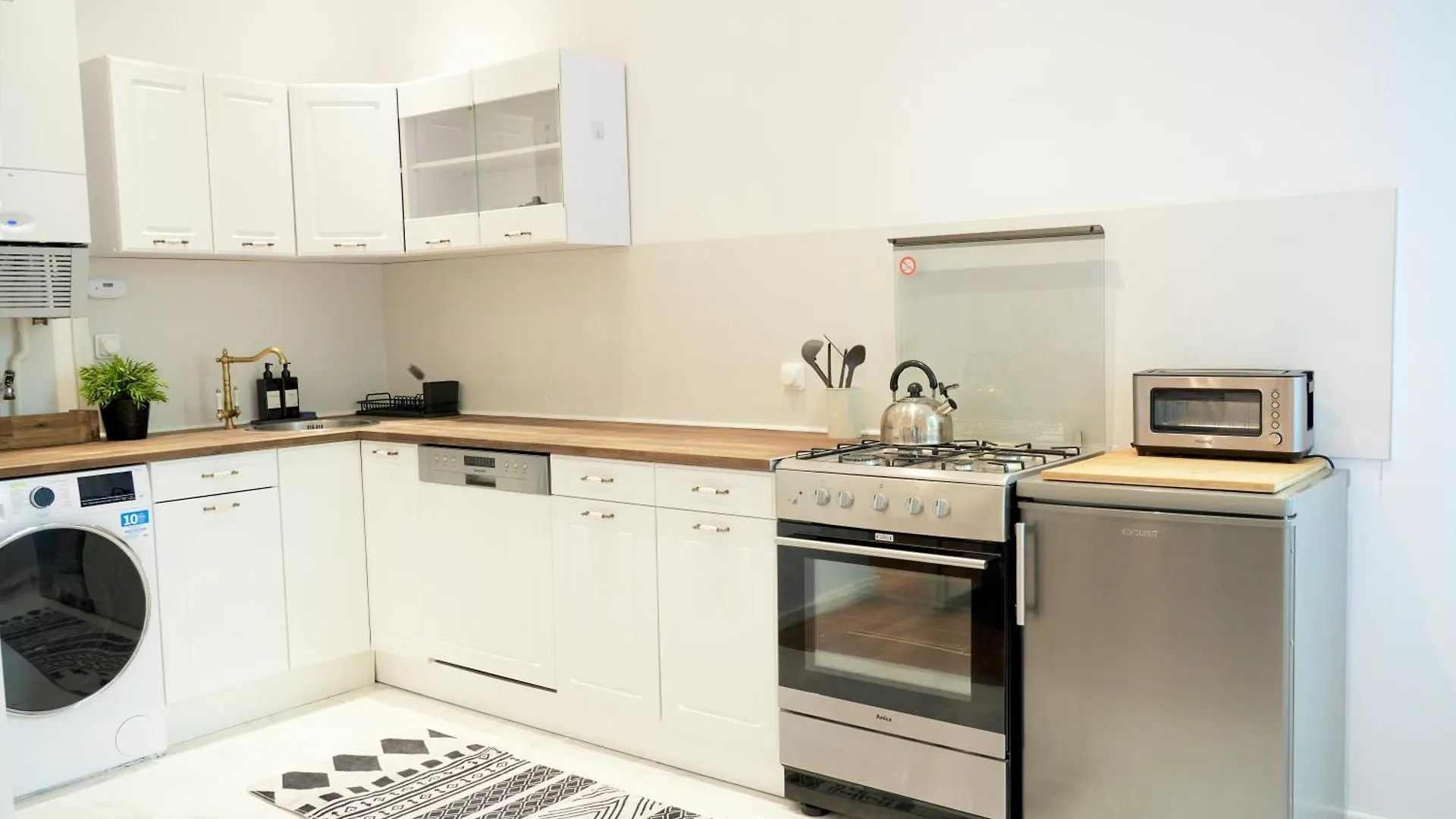 Exquisite 100Qm An Der Spree Apartment Berlin Germany