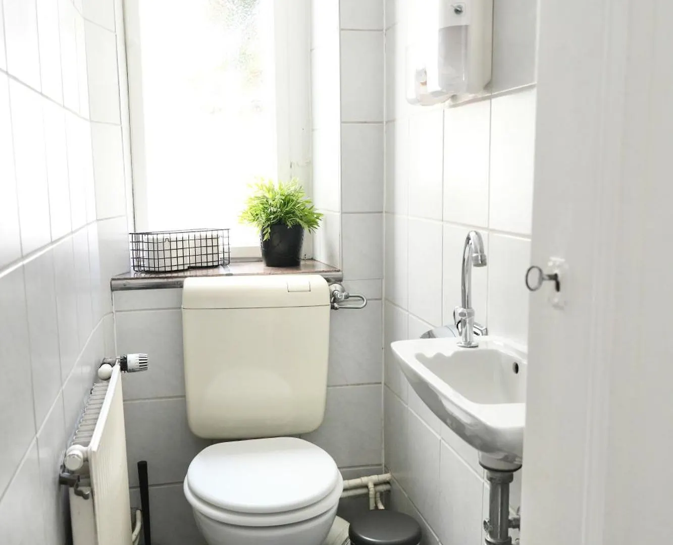Exquisite 100Qm An Der Spree Apartment Berlin Germany
